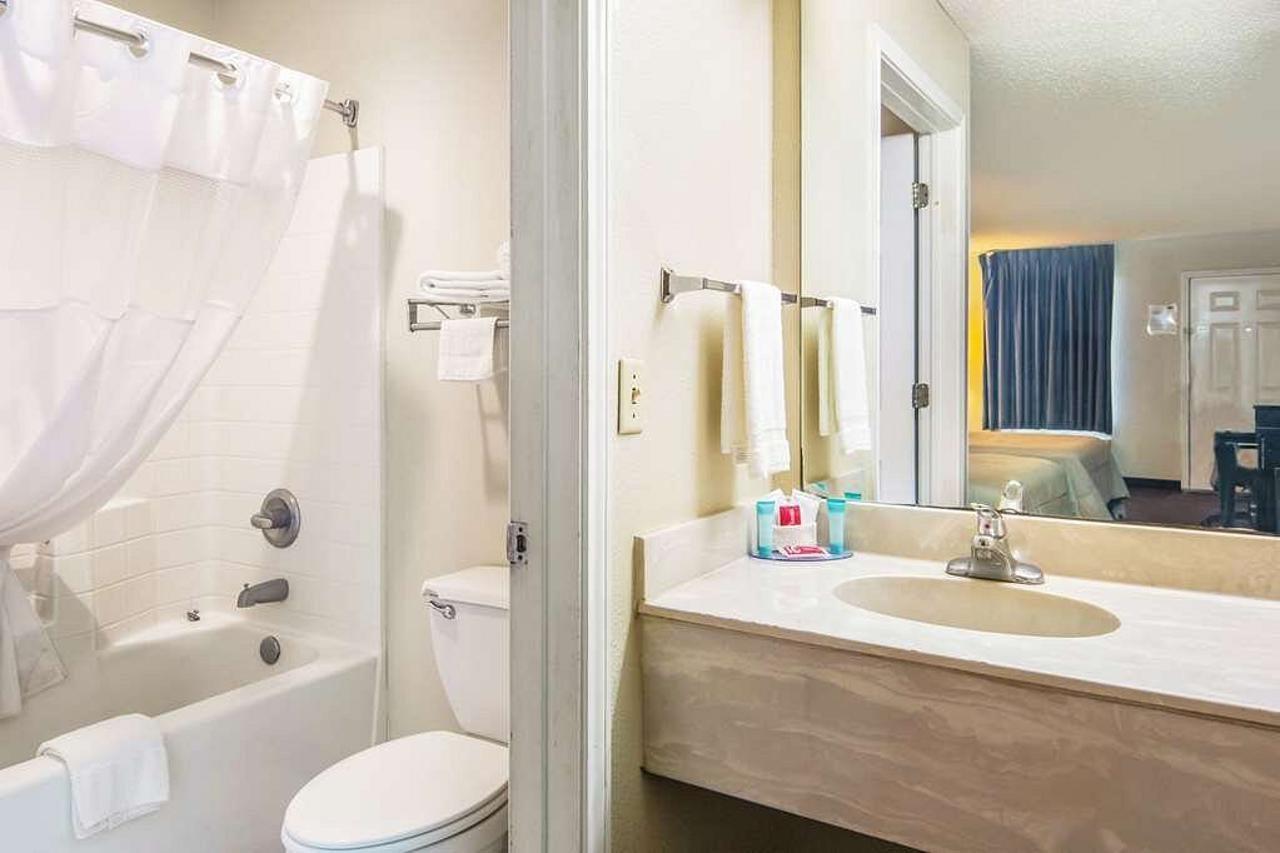 Econo Lodge Inn & Suites Sweetwater I-20 Eksteriør bilde
